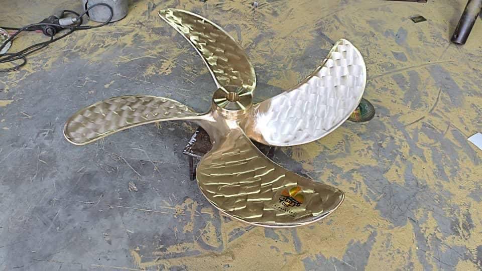 طراحی و ساخت یک عدد پروانه‌ی شناور صیادی سرعت بالا