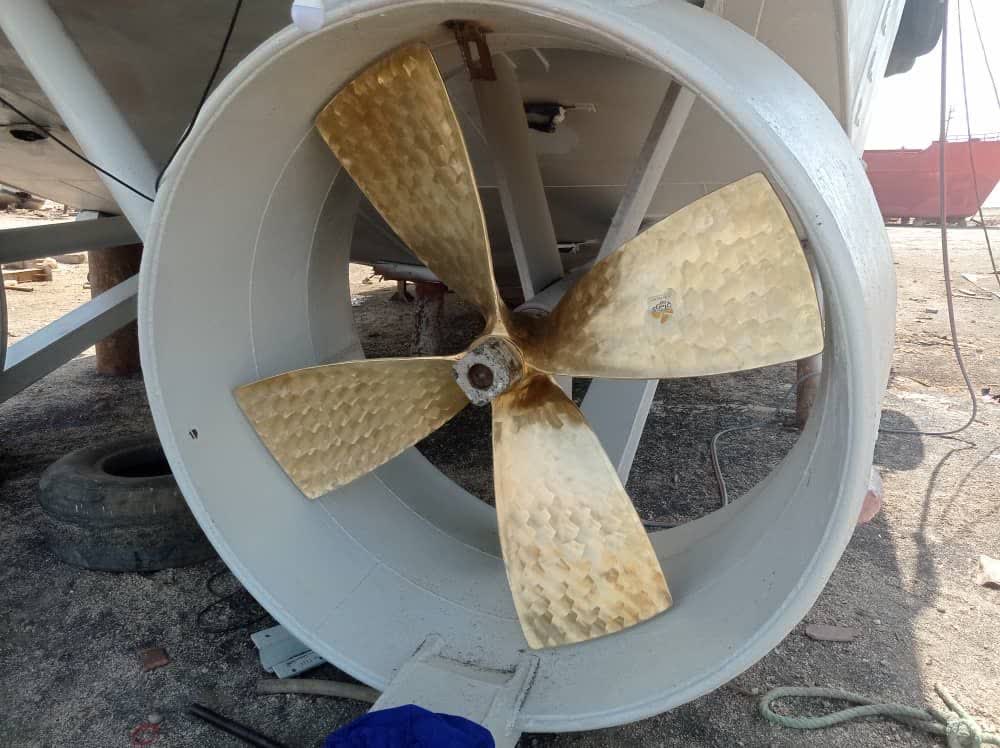 پروانه با سیستم رانش کورت نازل